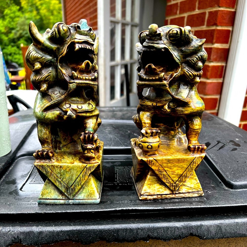 Chinese jade statues
